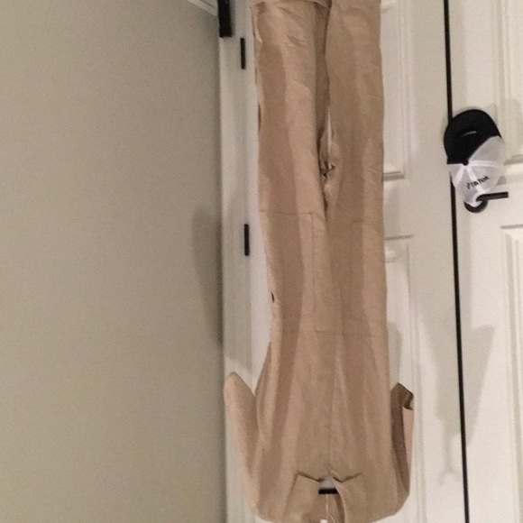 Cloth - Picture 1 of 3